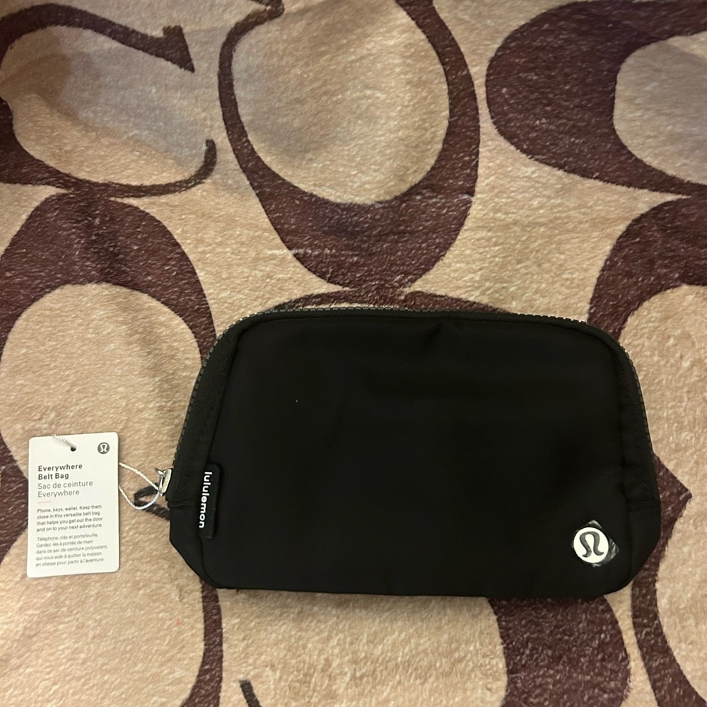 Lululemon Black Belt Bag — NWT